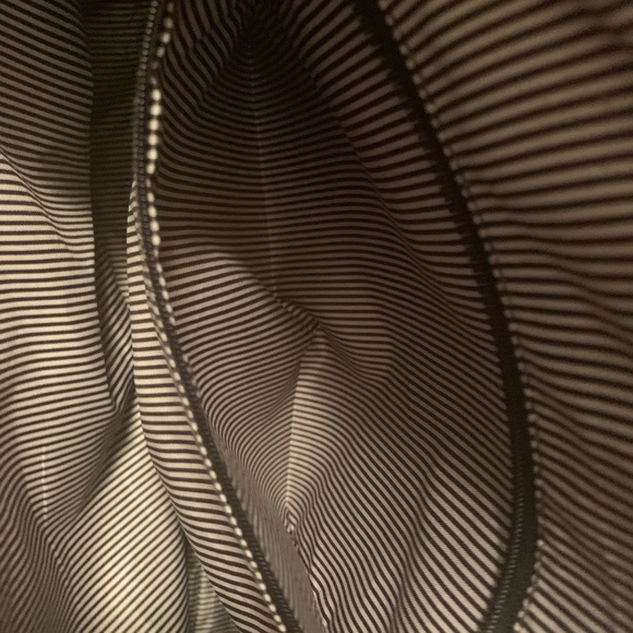 A purse/bag - Picture 6 of 6